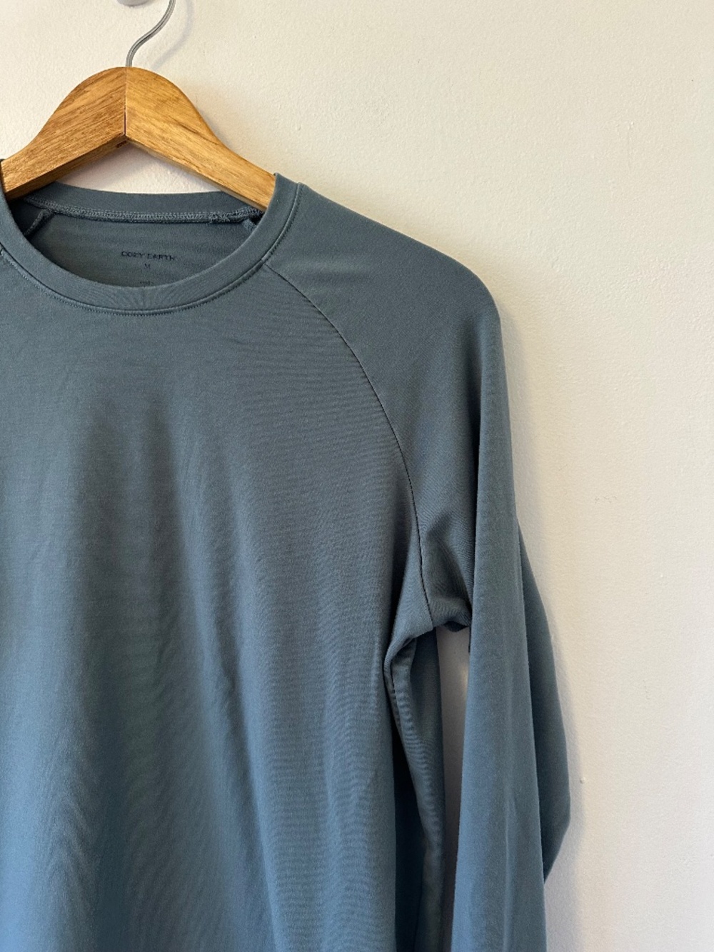 Cozy Earth Brushed Bamboo Pullover Crew in Dawn Blue | Size Medium - Picture 3 of 8